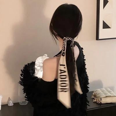 女孩的灵缇犬